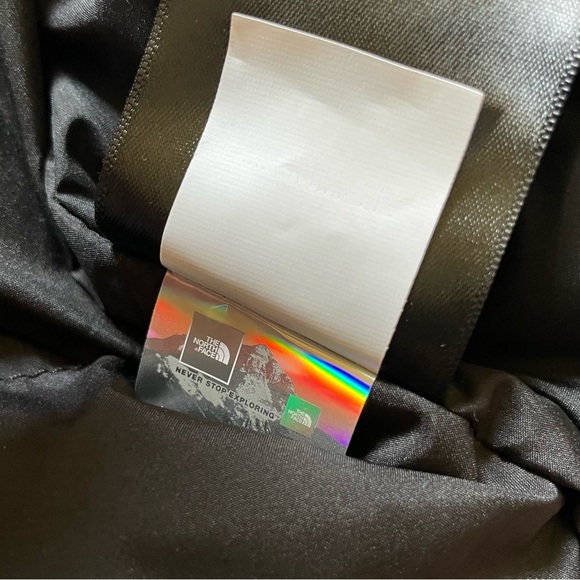 The North Face Men’s Expedition McMurdo Parka In TNF Black - Picture 12 of 14